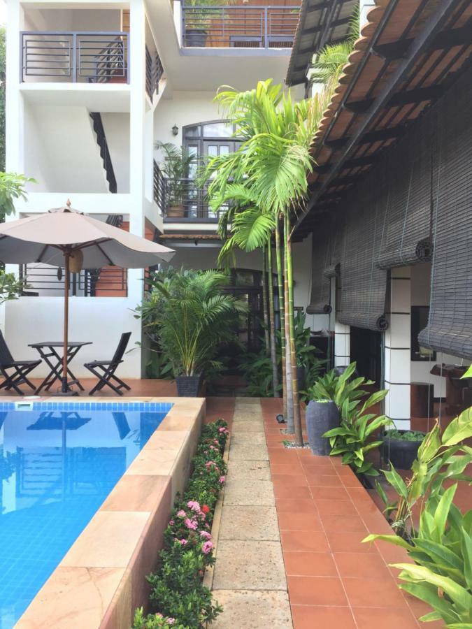 Private Boutique Home With Pool, The Fin Inn Сіємреап Екстер'єр фото